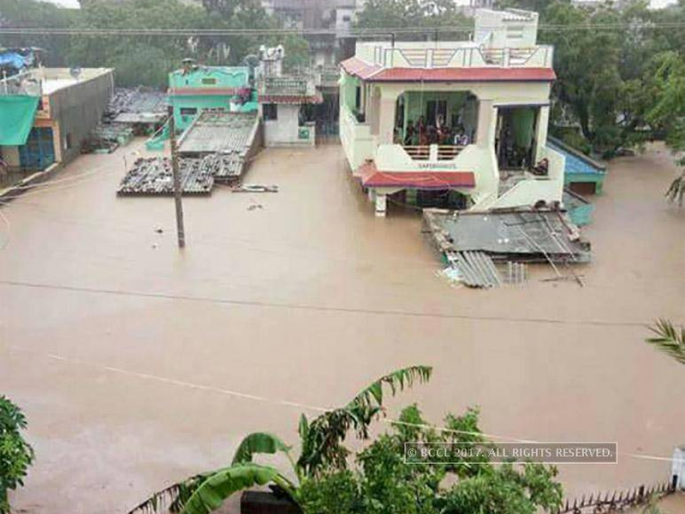 Housing projects in flood prone areas | पूरबाधित क्षेत्रातील गृहप्रकल्पांना आता रेस्क्यू बोट, लाईफ जॅकेट बंधनकारक Housing projects in flood prone areas | पूरबाधित क्षेत्रातील गृहप्रकल्पांना आता रेस्क्यू बोट, लाईफ जॅकेट बंधनकारक